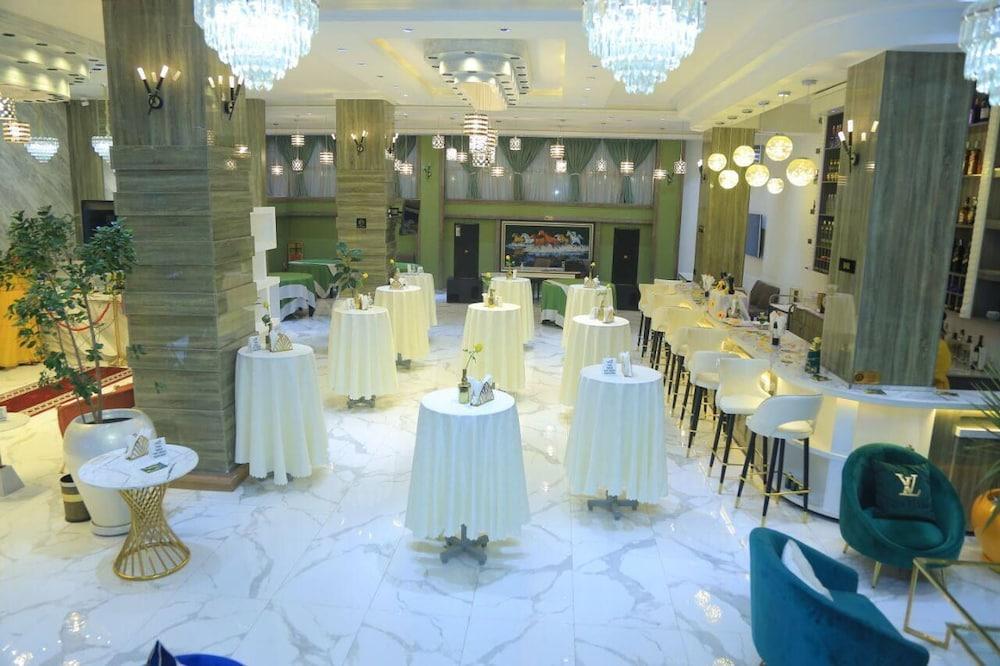 Cyan Hotel Addis Ababa Exterior photo